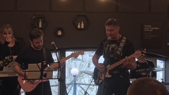 Hell Kitty - Девушка по городу