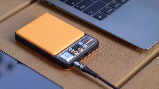 Портативное зарядное устройство   QOOVI