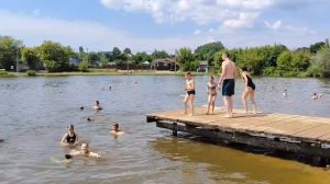 плаваем в озере(я потом заболела)