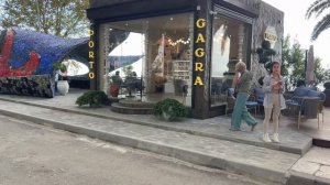 Можно ли купаться осенью в Гаграх?