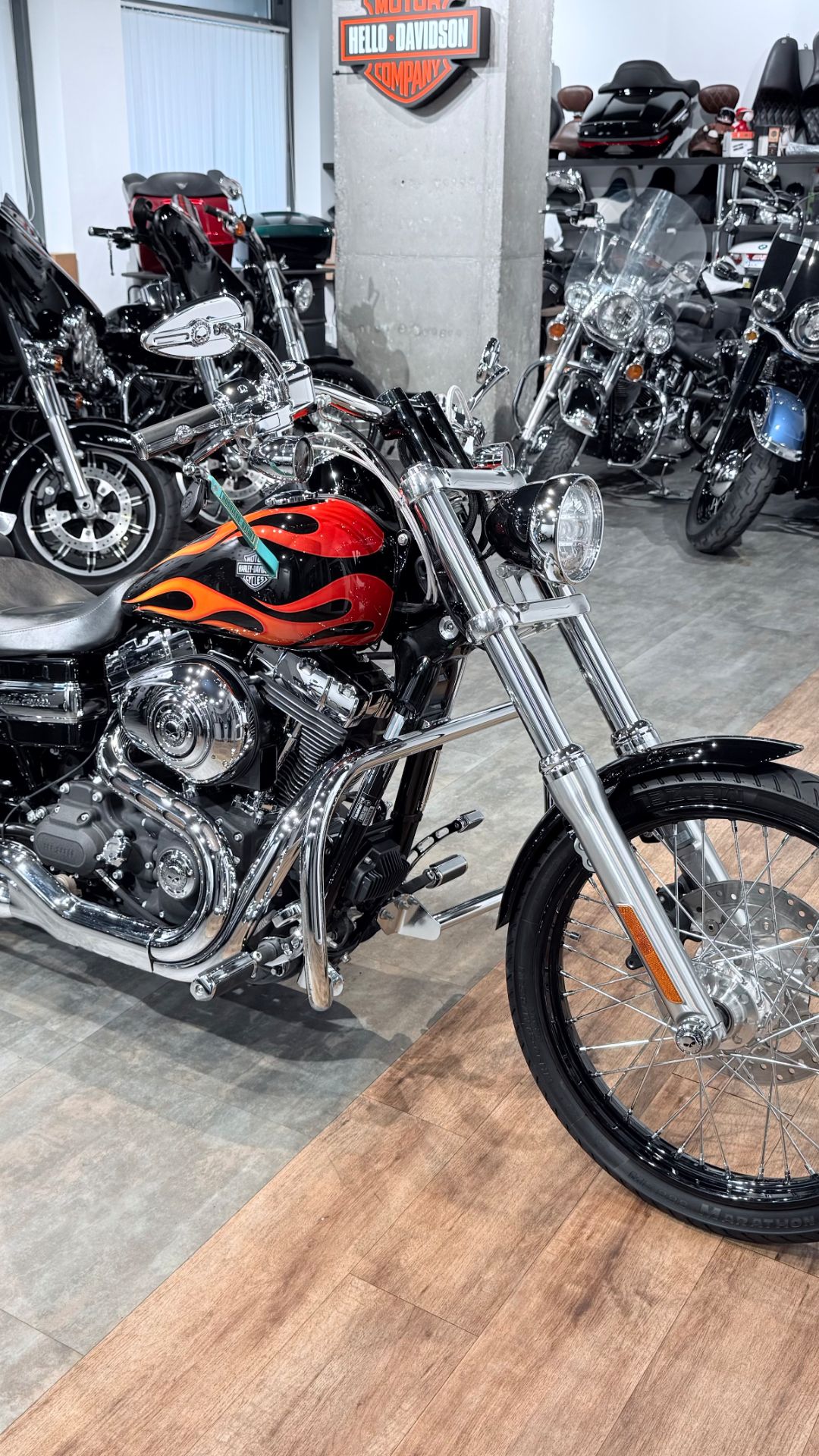 2011 HD Dyna Wide Glide Willie G 1,4K (VIN 5HD***6406) смотреть онлайн