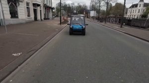Самый дешевый в мире автомобиль Squad Solar на солнечных батареях