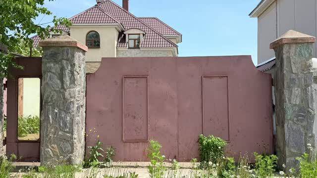 г. Южно-Сахалинск, пер. Заречный, д. 12 Лето