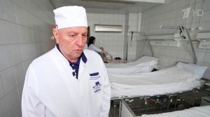 Поздравления с 80-летием принимает президент НИИ скорой помощи имени Склифосовского Анзор Хубутия.