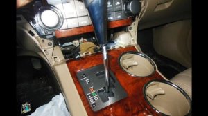 Замена лампы подсветки селектора АКПП - Toyota Highlander 3.5i
