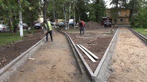 В посёлке Лесной проверили обустройство пешеходной тропы