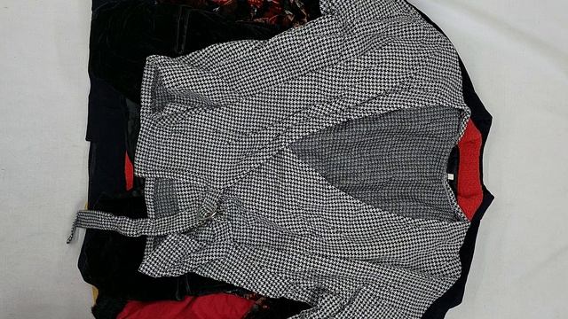 Пиджаки женские зимние 