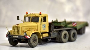 Седельный тягач КРаЗ-258Б1 с полуприцепом-тяжеловозом ЧМЗАП-5523А