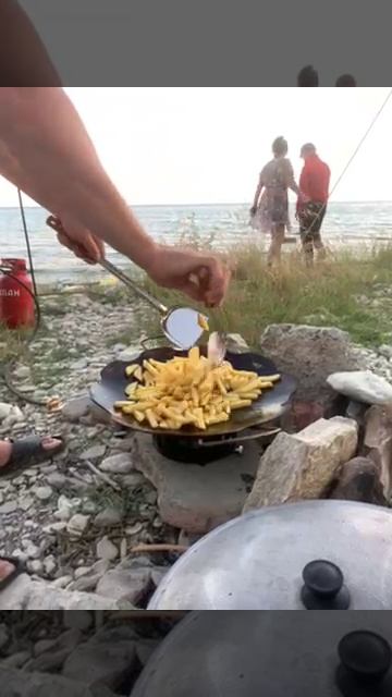 Жарим на садже картошку