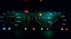 НЕ ГОРИТ ЛАМПОЧКА ЗАРЯДКИ АКБ.Как снять панель приборов .Снятие козырька панели  ВАЗ 2109, 21099.