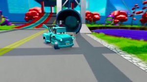 Машинки PIXAR ПРЫГАЮТ в РАДИАЦИОННУЮ ЯМУ и превращаются в ХАЛКА! _ Маккуин