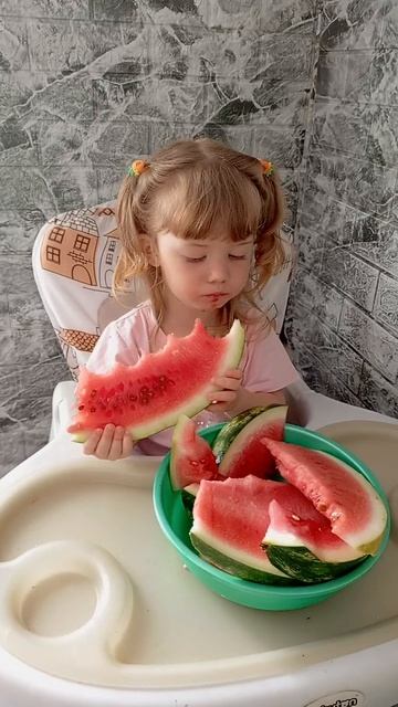 Мира и арбуз