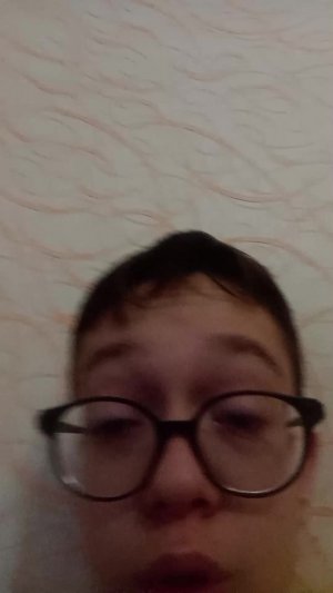 я хоть и болею но могу с вами общаться как вам 2 последних видео