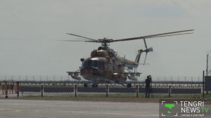 Казахстанский пилот показал возможности транспортно-боевых вертолетов