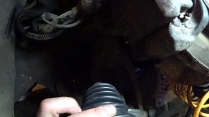 Как поменять наружный пыльник шруса не снимая его