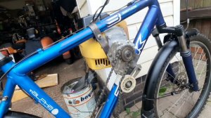 Мой вариант применения двигателя от триммера на велосипеде.🤓🚴♂️👍
