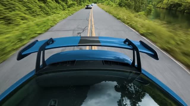 Точка зрения водителя на заднем плане 4K-телевизора Porsche 992.2 GT3