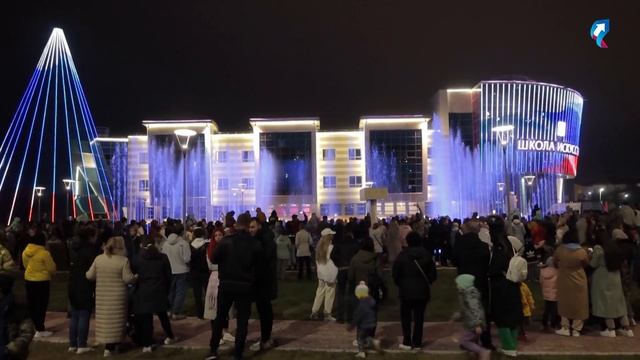 В Губкинском прошло торжественное открытие первого светомузыкального фонтана смотреть онлайн