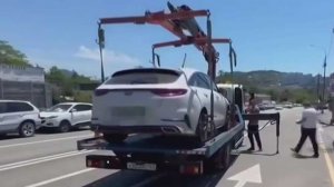 В Хостинском районе Сочи прошел рейд по эвакуации неправильно припаркованных машин