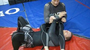 2018 год. Про непрерывность плотного захвата при его смене на рычаге локтя.
