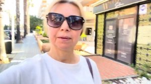 ШЛА И УПАЛА ЧЕРЕЗ ЛАВОЧКУ В 50 ЛЕТ НОГИ НЕ ТЕ🥹