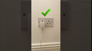 Как вставить евровилку в английскую розетку. Внимание - будьте аккуратны!