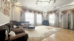 Шикарный дом с цокольным этажом 240 кв.м. 5,5 соток 3 комнаты. Краснодарский край, город Армавир.