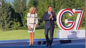Макрон появился в видео Елисейского дворца под российский трек