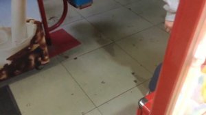 ДАЛ ДЕТЯМ ПОИГРАТЬ АВТОМАТ С ИГРУШКАМИ