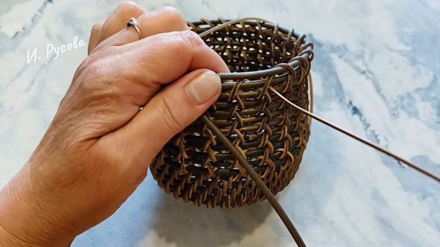 Рисунок ЗИГЗАГ в корневом плетении ротангом. смотреть онлайн