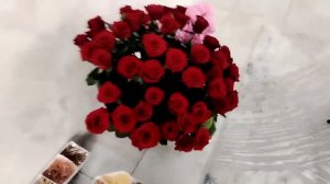 Рассадила цветы,купаемся в бассейне,день рождения у снохи!