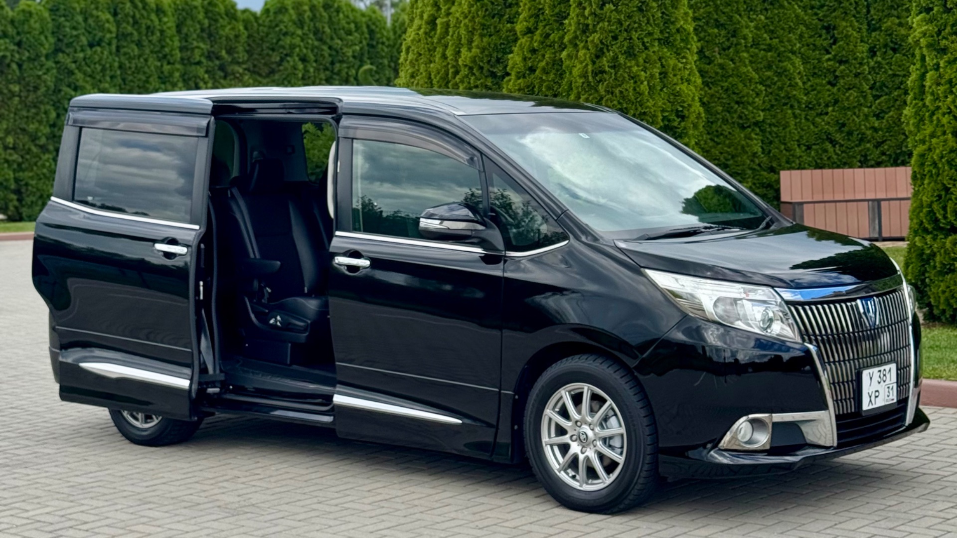 Toyota Esquire 2015 1.8 CVT HYBRID