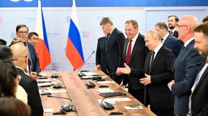Путин провел встречу с президентом Филиппин Фердинандом Маркосом-младшим в Казани