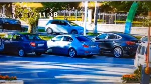 В Ессентуках водитель сократил путь через тротуар