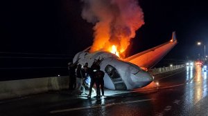 Самолет бизнес-класса упал на шоссе и загорелся в американском штате Техас. Один человек погиб
