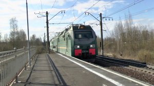Электровозы 2ЭС4к-027 и 2ЭС4к-001 с грузовым