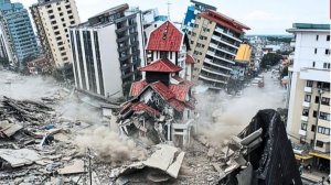 Мощное землетрясение магнитудой 6,7 в Индонезии! Сулавеси трясёт, люди в панике!
