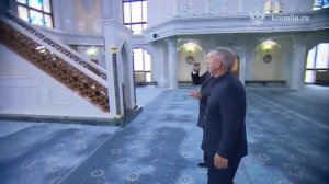 Владимир Путин посетил Казанский кремль в сопровождении Раиса Татарстана Рустама Минниханова