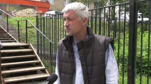 Уже на следующей неделе возобновят работы по ремонту лестницы в третьем микрорайоне у первой школы.