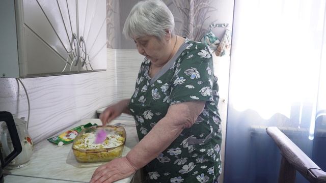 Ел бы не останавливаясь это так вкусно! Запеканка мамиными руками ПОДВАЛ ИЛЬИЧА смотреть онлайн