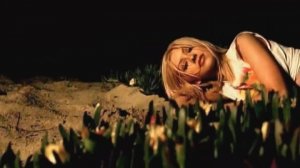 Christina Aguilera - Genie In A Bottle