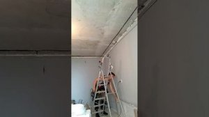Монтаж потолков в новостройке от застройщика