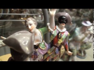 Фигура Самсон 19 века на продажу в супер состоянии.  Реально Музейный фарфор.