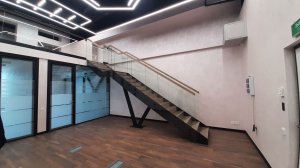 Лестница для двухуровневого офиса в бизнес-центре «НеоГео» (Москва, ул. Бутлерова, 17)