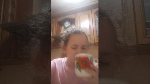 робую зделать коктейль🍸 и мармелад хелоу Кити