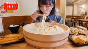 Мукбанг челлендж лапша на сливках Еда на камеру