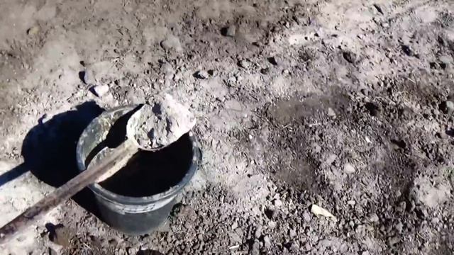 Что добавить в почву перед высадкой клубники.