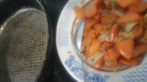 Привет. Готовка. Готовлю лук с морковью.