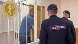 Мужчина всадил нож бывшей жене в шею в зоомагазине