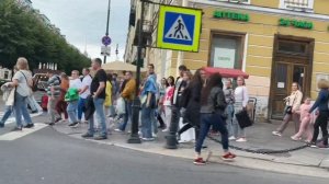 АВТОЗВУК ПО ГОРОДУ: Реакция НА ХИТЫ 90х-00х Сектор Газа, Юрий Шатунов, Комбинация